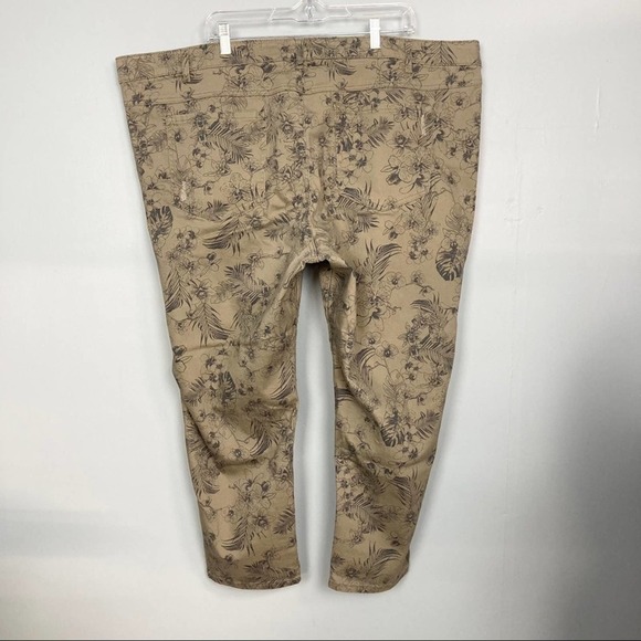 DENIM 24/7 Khaki Tropical Floral Printed Distressed Stretch Jeans Plus Size 30W - Picture 3 of 12